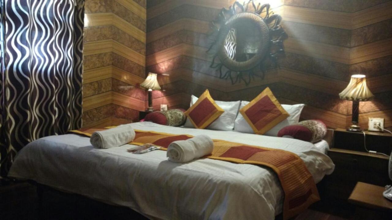 Goroomgo Ankur Lake View Mall Road Nainital - Prime Location With Luxury Room Екстер'єр фото